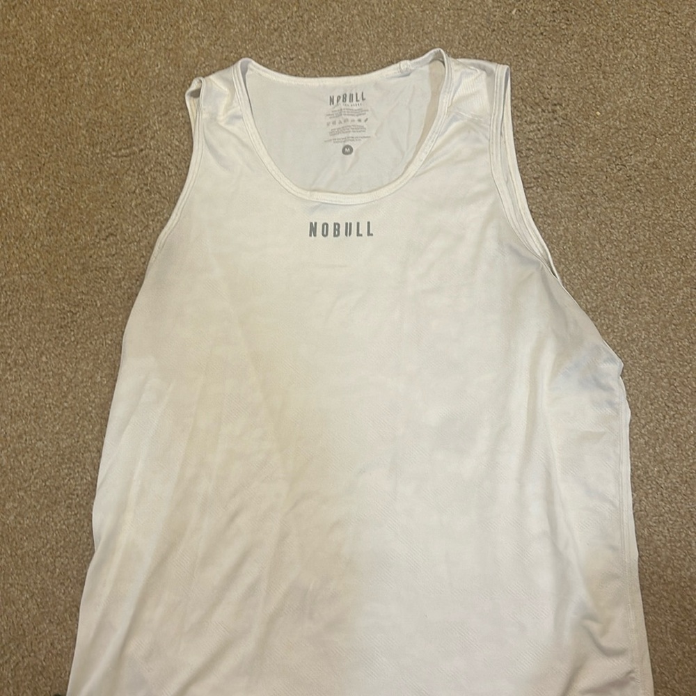 Men's Nobull active tank- size medium - like new